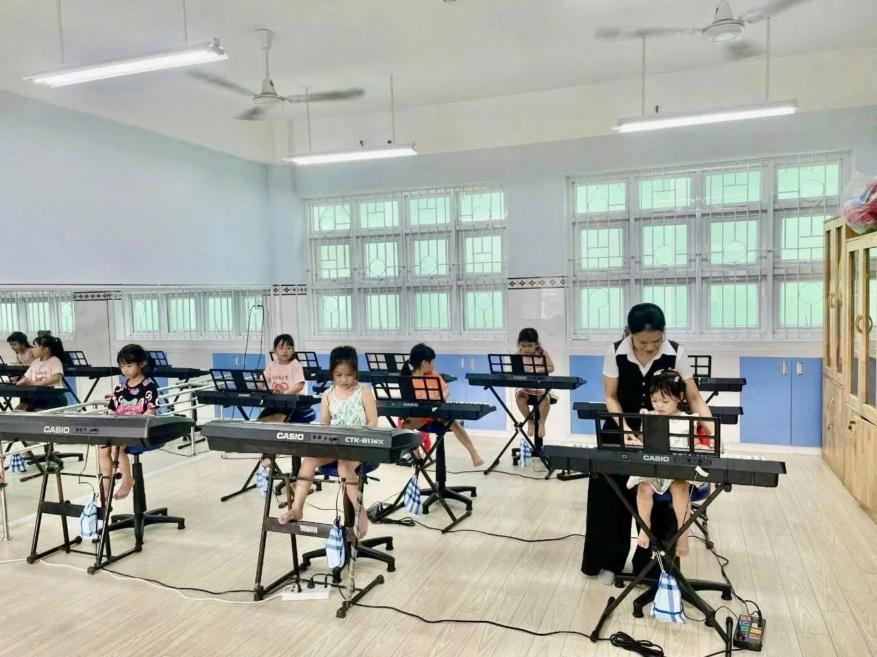 Rời xa m&agrave;n h&igrave;nh: S&acirc;n chơi nghệ thuật h&egrave; cho trẻ tại Nh&atilde; Thanh Music & Art