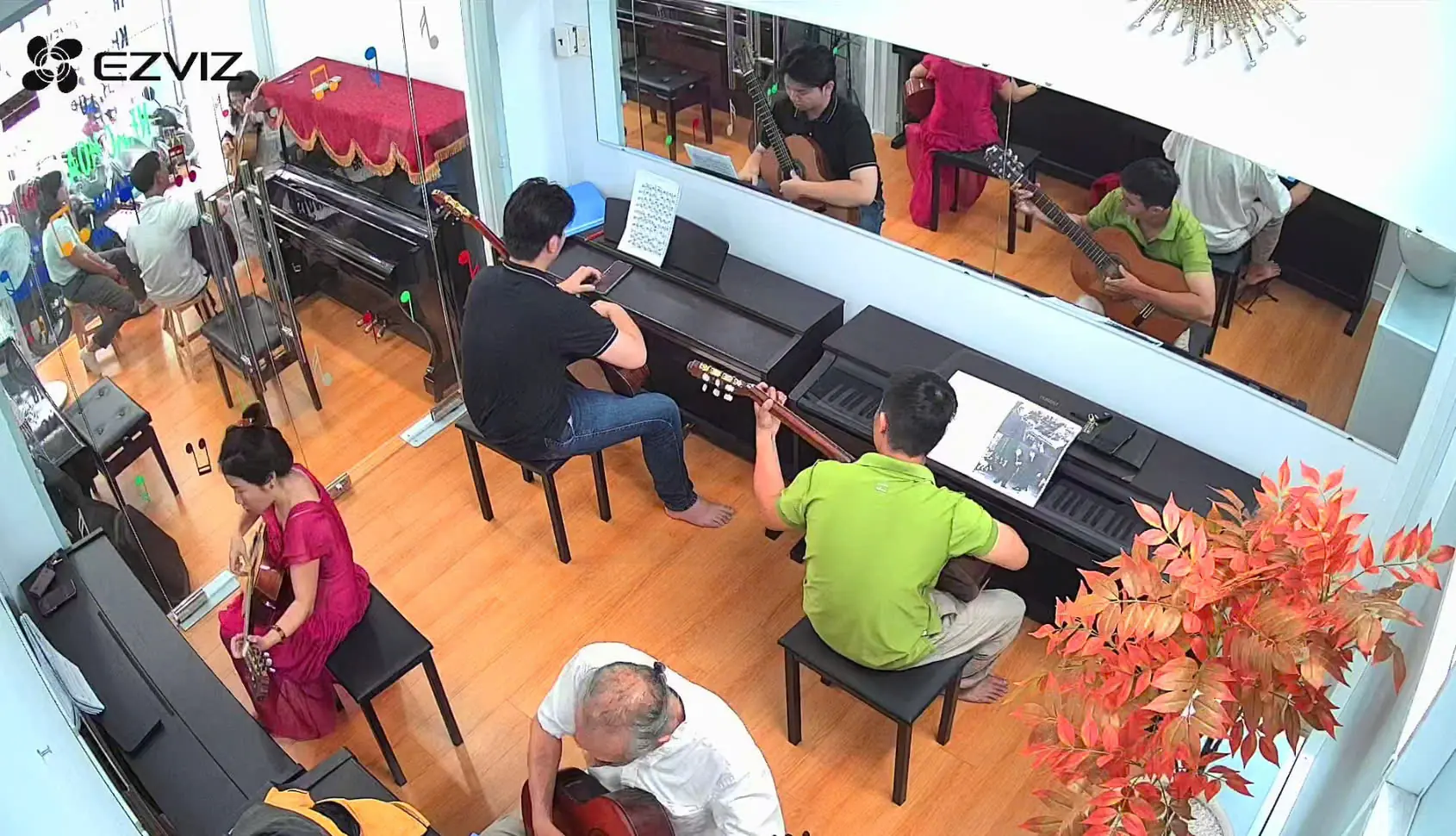 Xem h&igrave;nh ảnh to&agrave;n cảnh lớp học nhạc thực tế tại đ&acirc;y